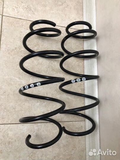 Пружина передняя