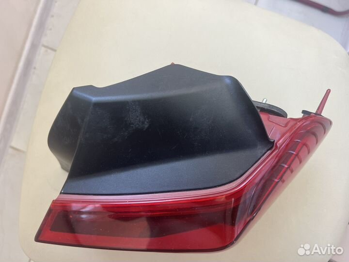 Задняя правая фара kia k5