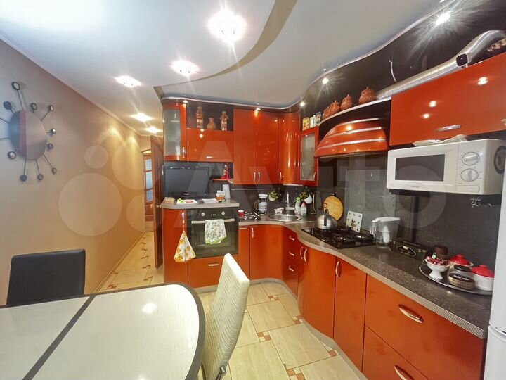 4-к. квартира, 80 м², 2/9 эт.