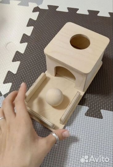 Коробочка с шариком Монтессори