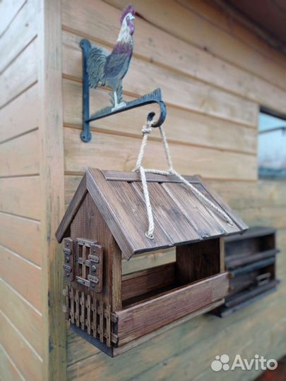 Декоративная кормушка