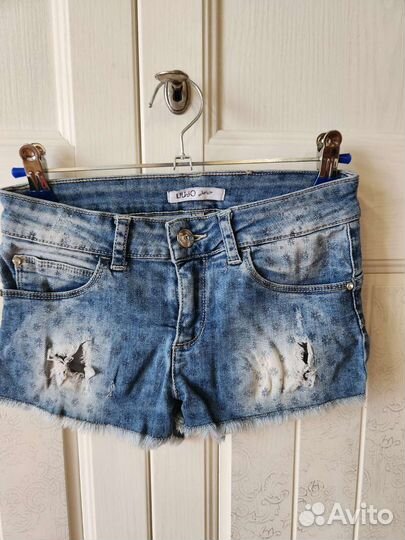 Джинсовые шорты и рубашка LiuJo