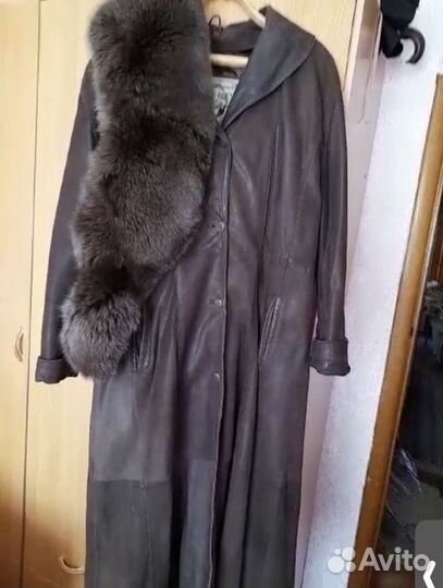 Плащ кожанный с воротником