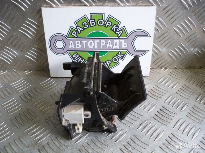 Пепельница передняя Nissan Maxima A32 1995г