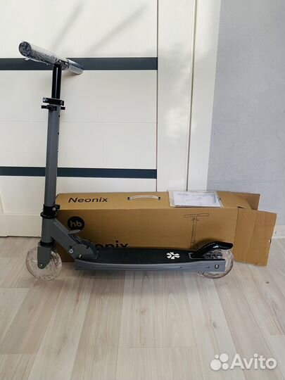 Самокат Happy Baby двухколесный светящийся новый