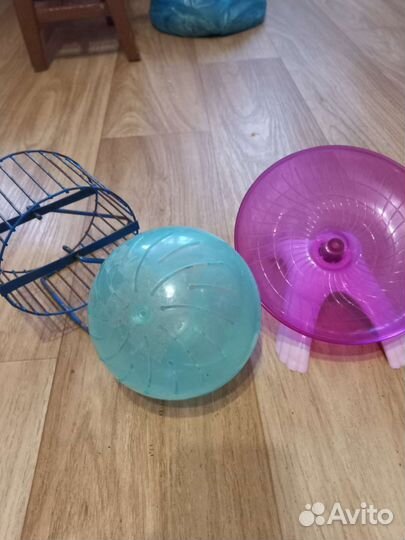 Колеса, миски, домики для хомяков