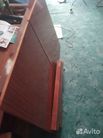 Письменный стол