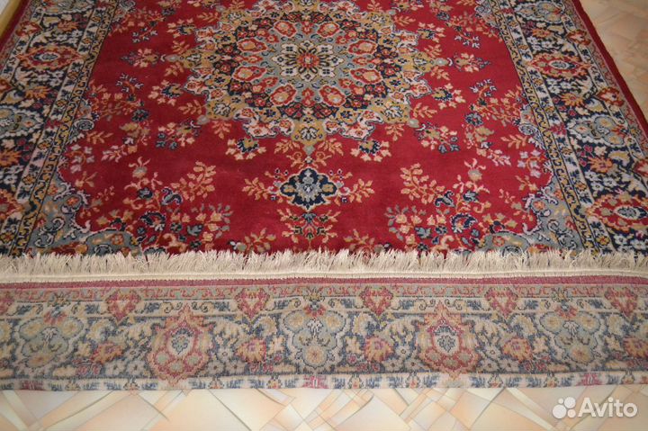 Ковер шерстяной