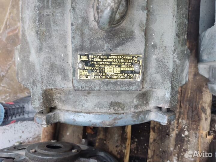 Двигатели лифтовые в количестве 5шт