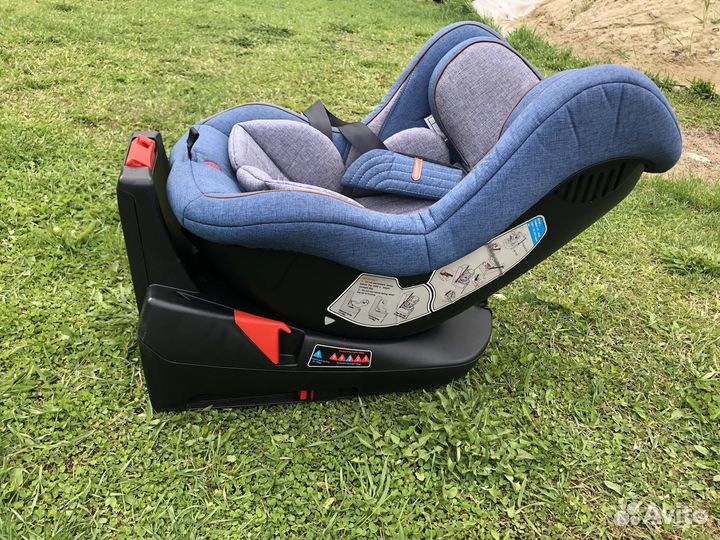 Автомобильное кресло