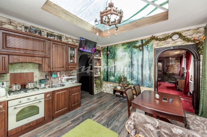 Дом 390 м² на участке 11 сот.