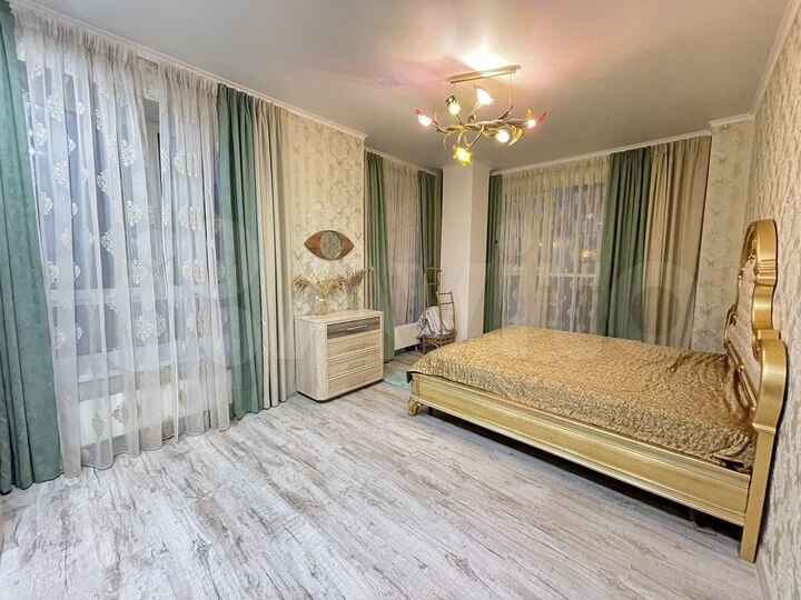 2-к. квартира, 70 м², 3/9 эт.