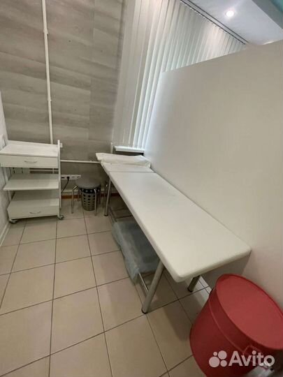 Столик для косметолога