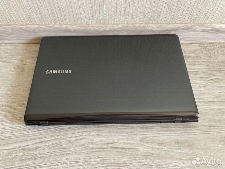 Samsung 15.6