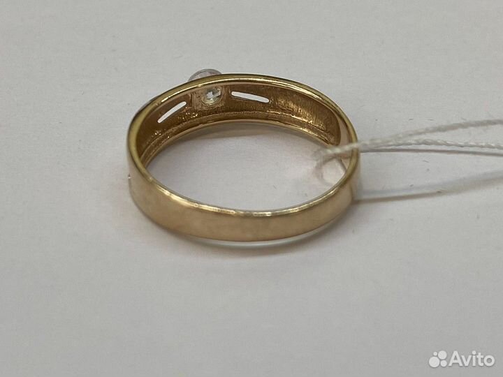 Кольцо с камнями золотое