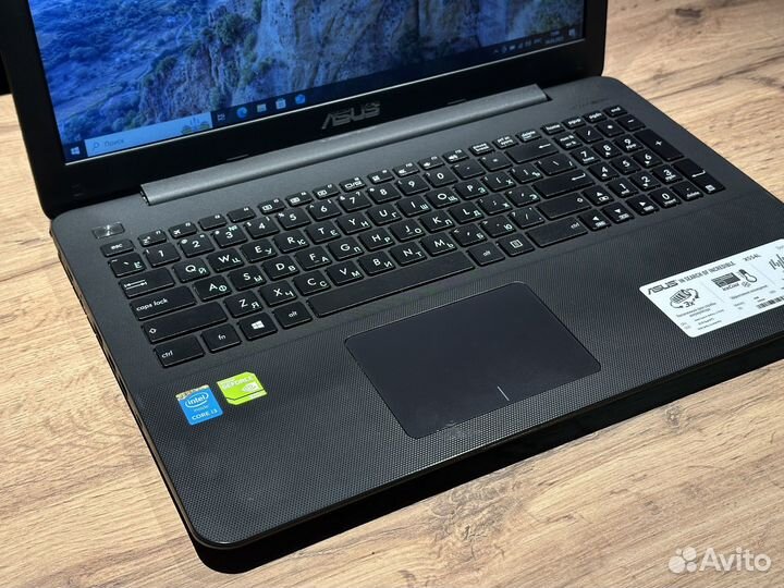 Шустрый Asus 15.6 Core i3 8G озу GeForce 920M