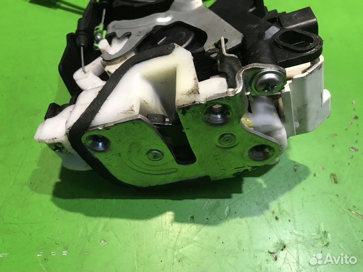 Замок передней левой двери Citroen C-Crosser