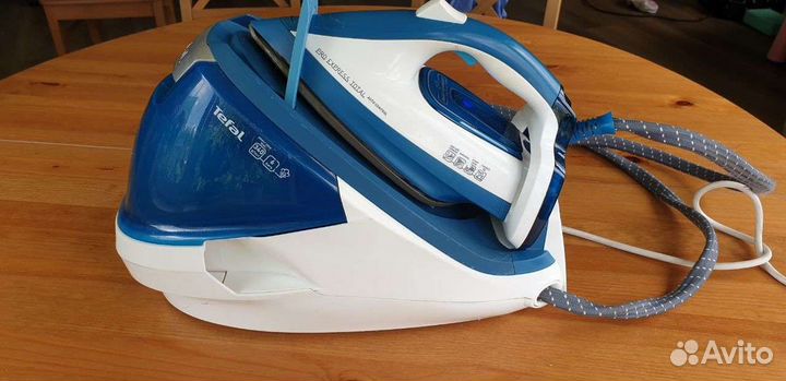 Утюг с парогенератором Tefal