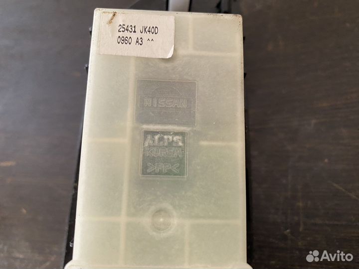 Infiniti G25, G37, G35 кнопка стеклоподъёмника П.П