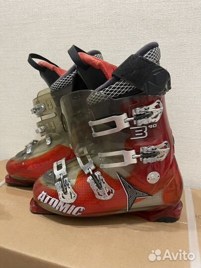 Горнолыжные ботинки atomic