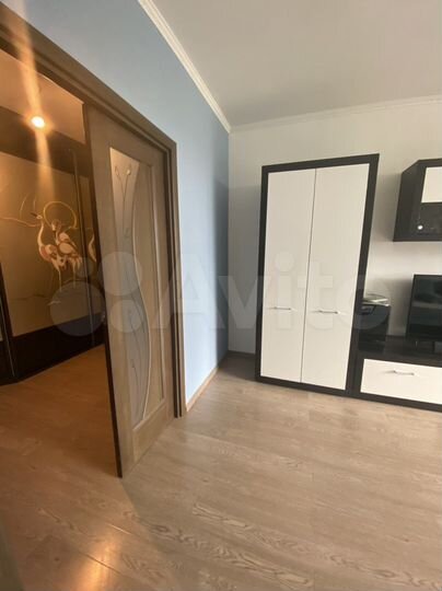 2-к. квартира, 77,4 м², 8/17 эт.