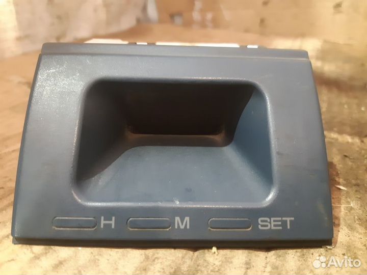 Часы салона Mitsubishi Pajero 2