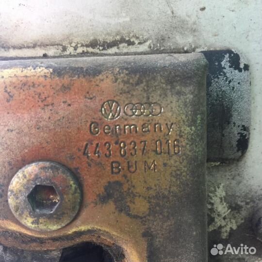 Замок двери передней правой Ауди 100 44 кузов С3