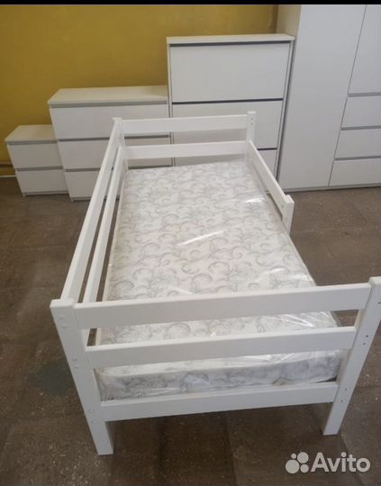 Детская кровать. Массив березы 80х160