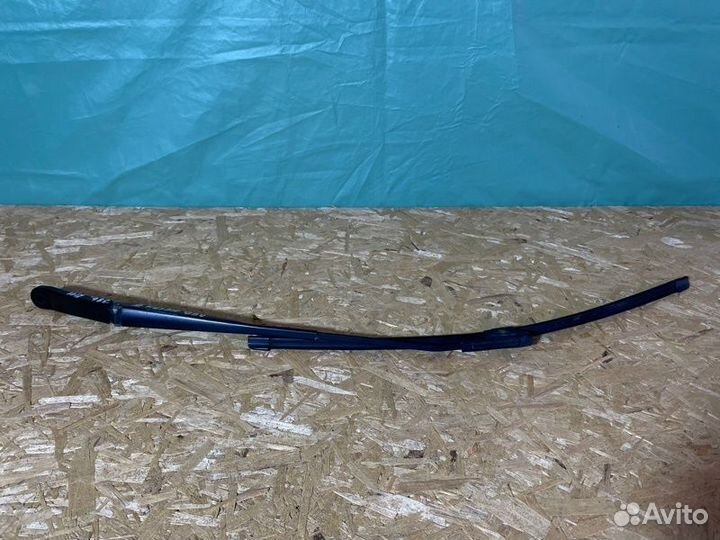 Поводок стеклоочистителя передний левый Renault