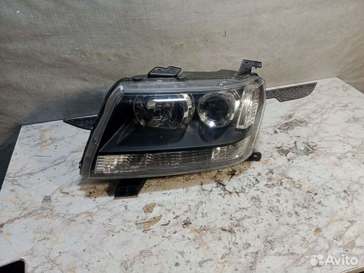 Фара правая левая Suzuki grand Vitara 2 Рестайлинг