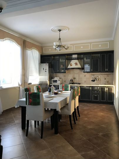 Дом 230 м² на участке 11 сот.