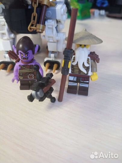 Lego ninjago Боевой дракон мастера Ву 71718