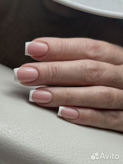 Маникюр в студии