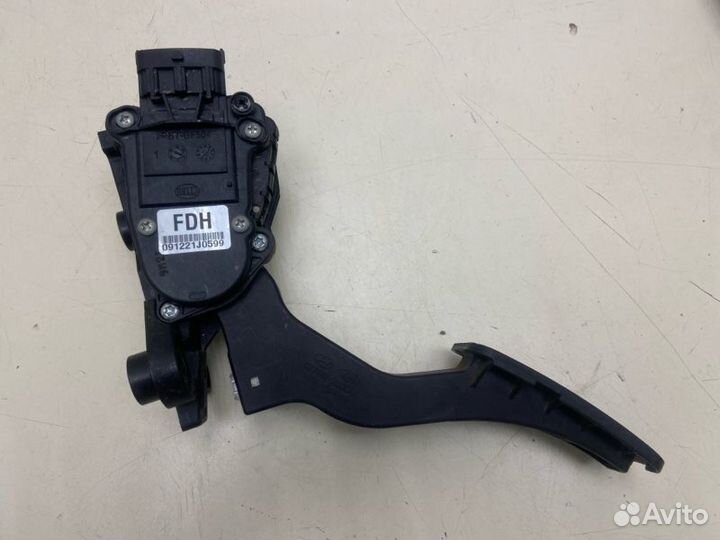 Педаль газа Kia Ceed G4fcaz16956 2010
