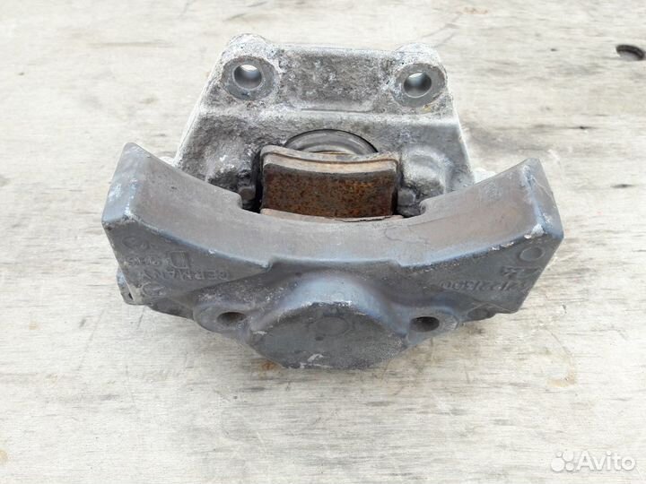 Суппорт тормозной задний левый Mercedes W220