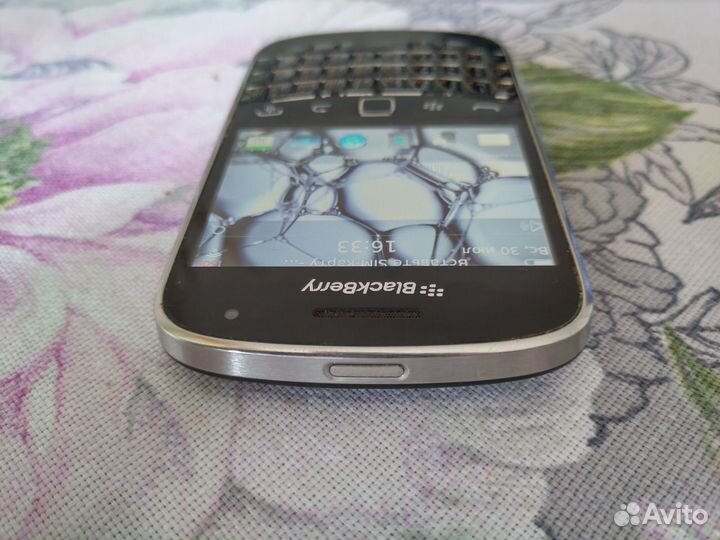 Смартфон BlackBerry Bold 9900