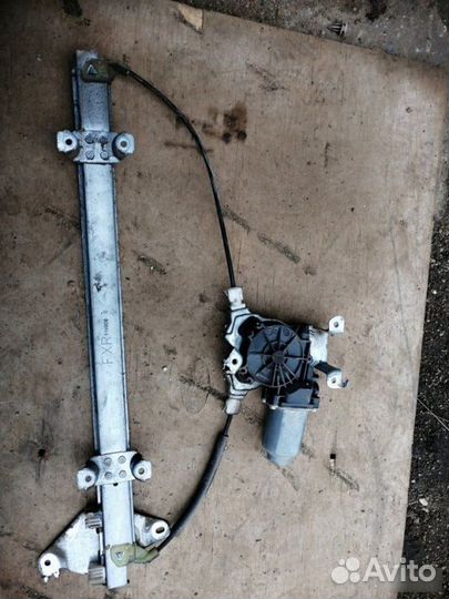 Стеклоподъемник передний правый Nissan Note E11