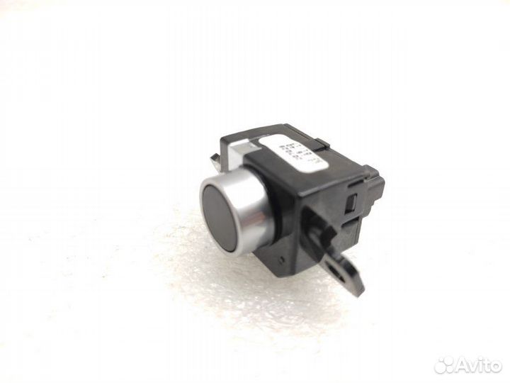 Кнопка открывания бардачка Land Rover Discovery 5