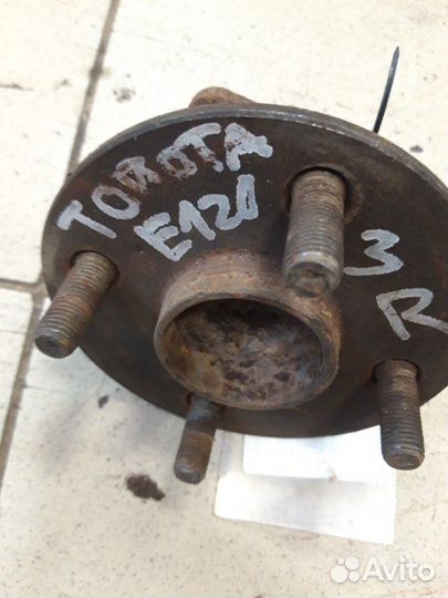 Ступица задняя правая Toyota Corolla E120