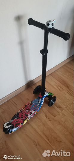 Самокат детский со светящимися колёсами бу