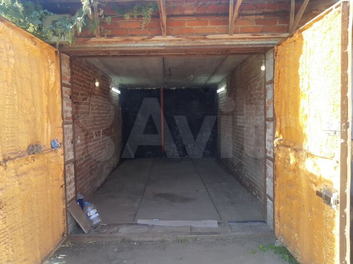 Гараж, > 30 м²