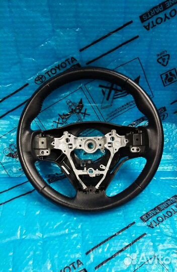 Руль Рав 4 (4) черная кожа для авто 2 литра