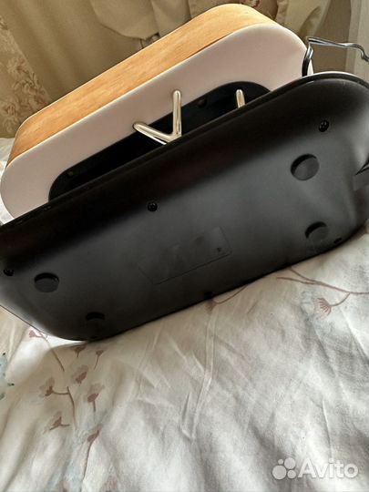 Лампа настольная и зарядка на айфон, колонка