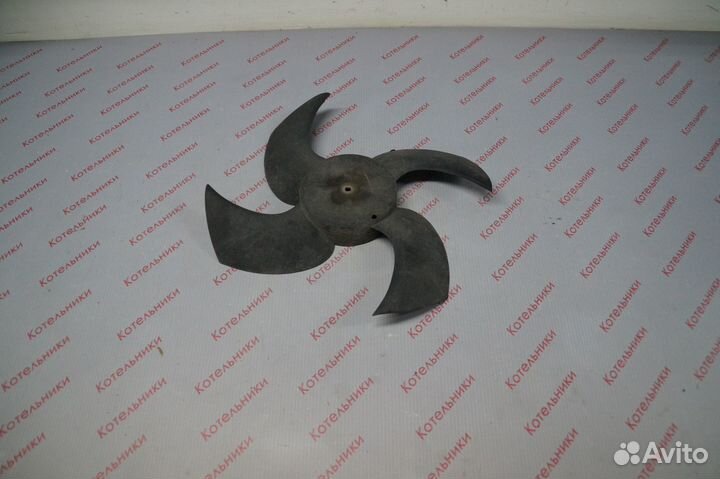 Nissan 21481-AV700 Крыльчатка вентилятора