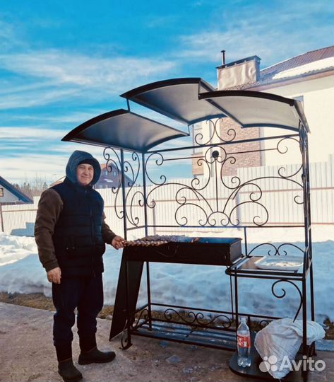Мангал с крышей и печью