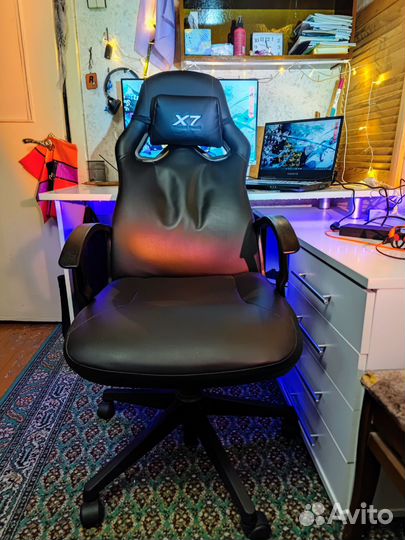 Кресло игровое, компьютерное A4Tech X7 GG-1000B