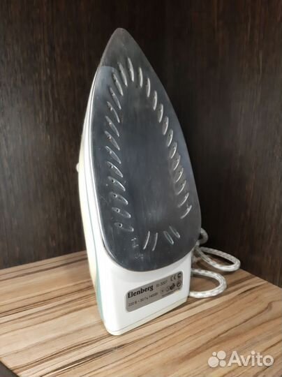 Утюг Elenberg SI-3007