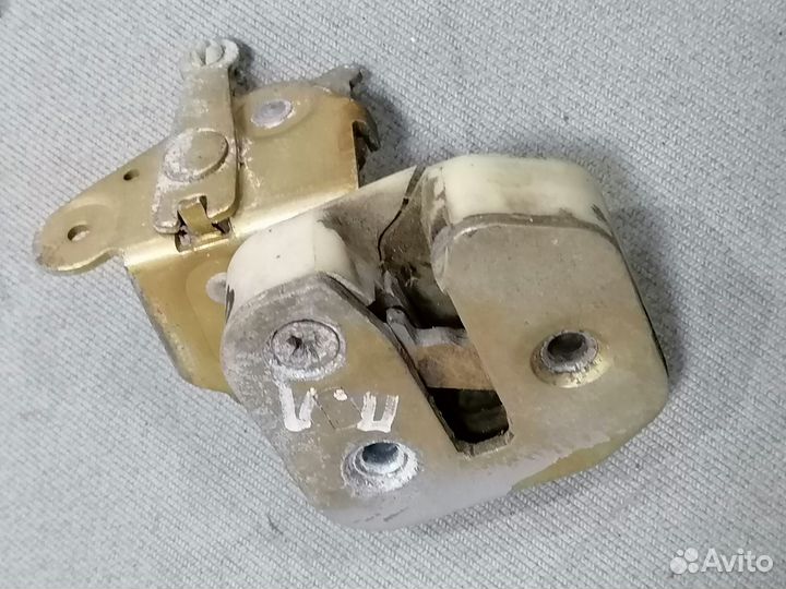 Замок двери передней левой Volvo 343 1984-1991