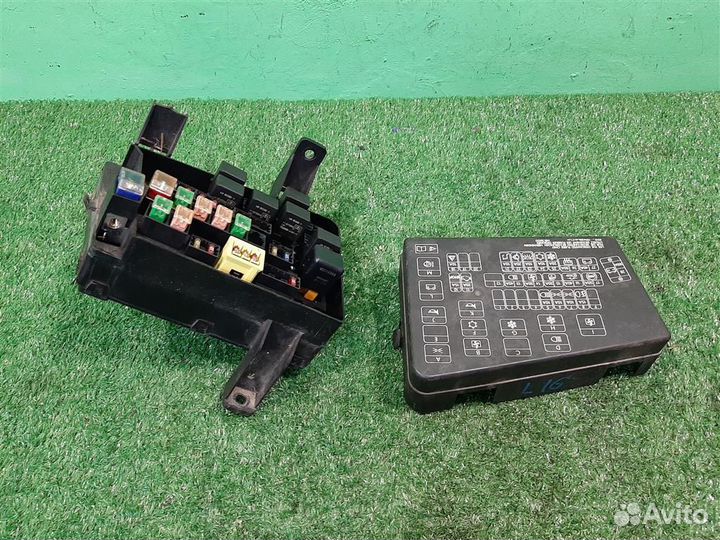 Блок предохранителей моторный Mitsubishi Space St