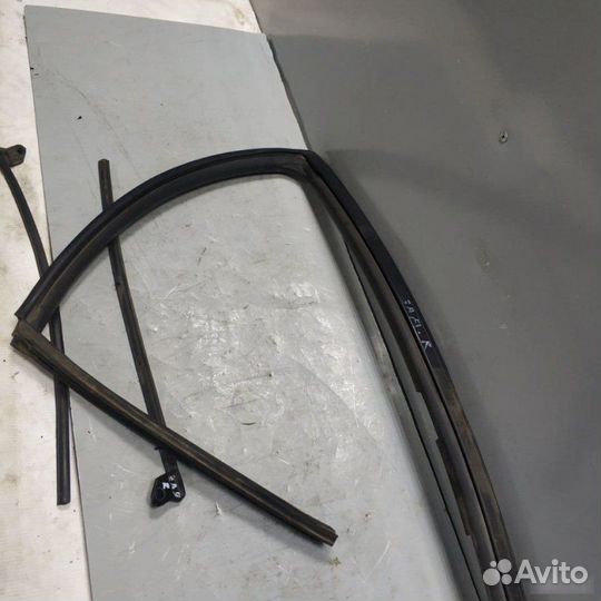 Резинка двери задняя Nissan Almera Classik B10